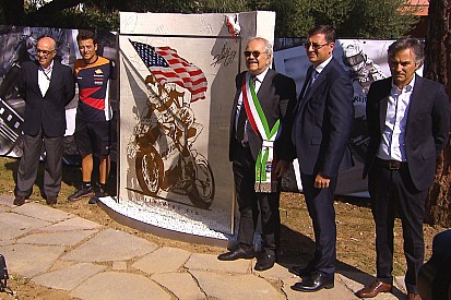 Misano inaugura un jardín en homenaje a Hayden en el lugar del atropello