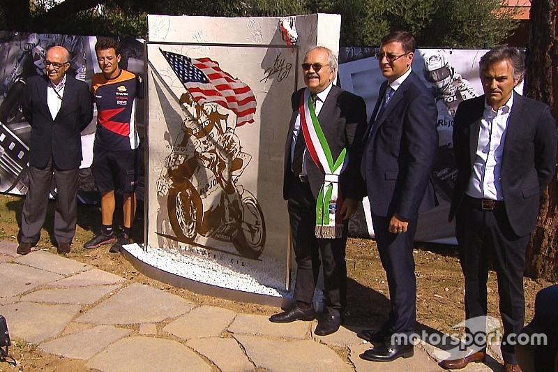 Misano inaugura un jardín en homenaje a Hayden en el lugar del atropello