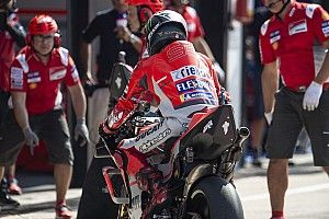 Lorenzo: "Que yo sepa, no hemos probado la Ducati de 2019"