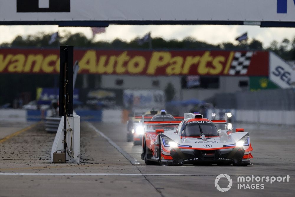 Castroneves calls for Acura BoP help after tough Sebring