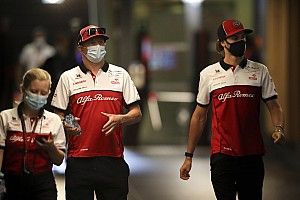 Räikkönen szerint a Ferrari ugyanabban a bánásmódban részesítheti Vettelt és Leclerc-t