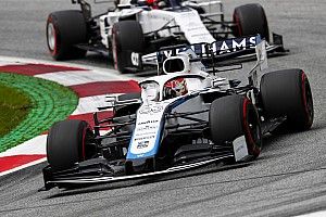 Russell nem hiszi, hogy Claire Williams elengedné őt egy másik csapathoz, kivéve talán egyet