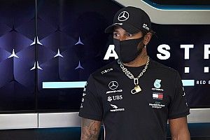 Hamilton publica mensagem a brasileiros sobre Covid: "Tomem cuidado, o vírus ainda está por aí"