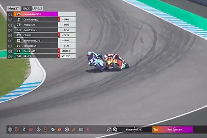 VIDEO: Rodrigo gana con un polémico toque en Moto3 virtual