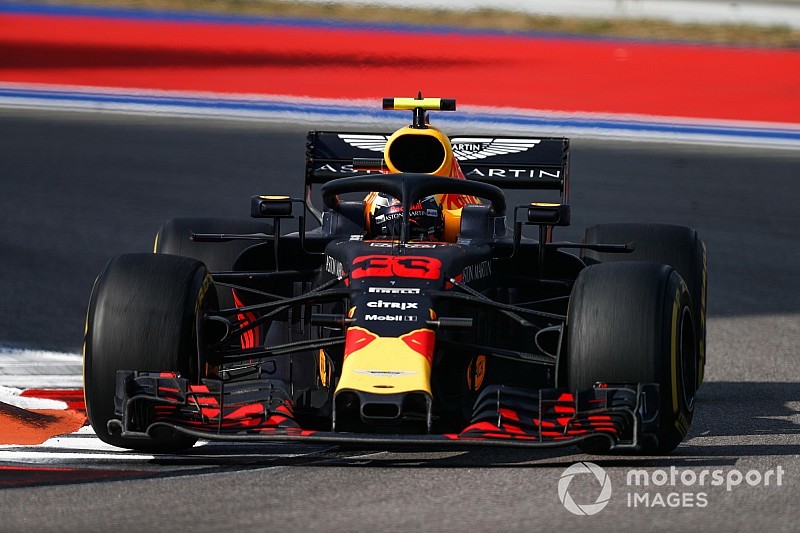 Horner looft Verstappen na inhaalrace: "Presteert op ongelooflijk hoog niveau"