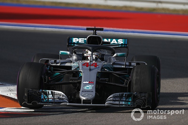 Hamilton voelt zich ongemakkelijk: "Teamorder niet wat ik wilde"