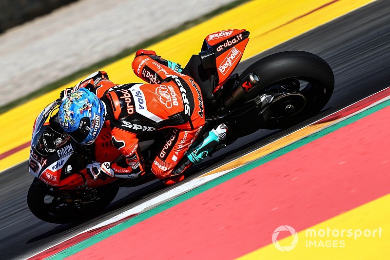 Argentina WSBK: Melandri beats Rea for dominant pole