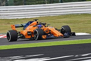 Renault, McLaren break curfew after oil arrives late