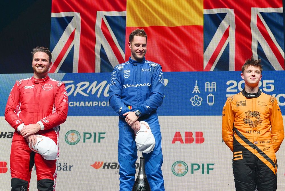 Podium: Race winner Stoffel Vandoorne, Maserati MSG Racing, second place Oliver Rowland, Nissan Formula E Team, third place Taylor Barnard, NEOM McLaren Formula E Team