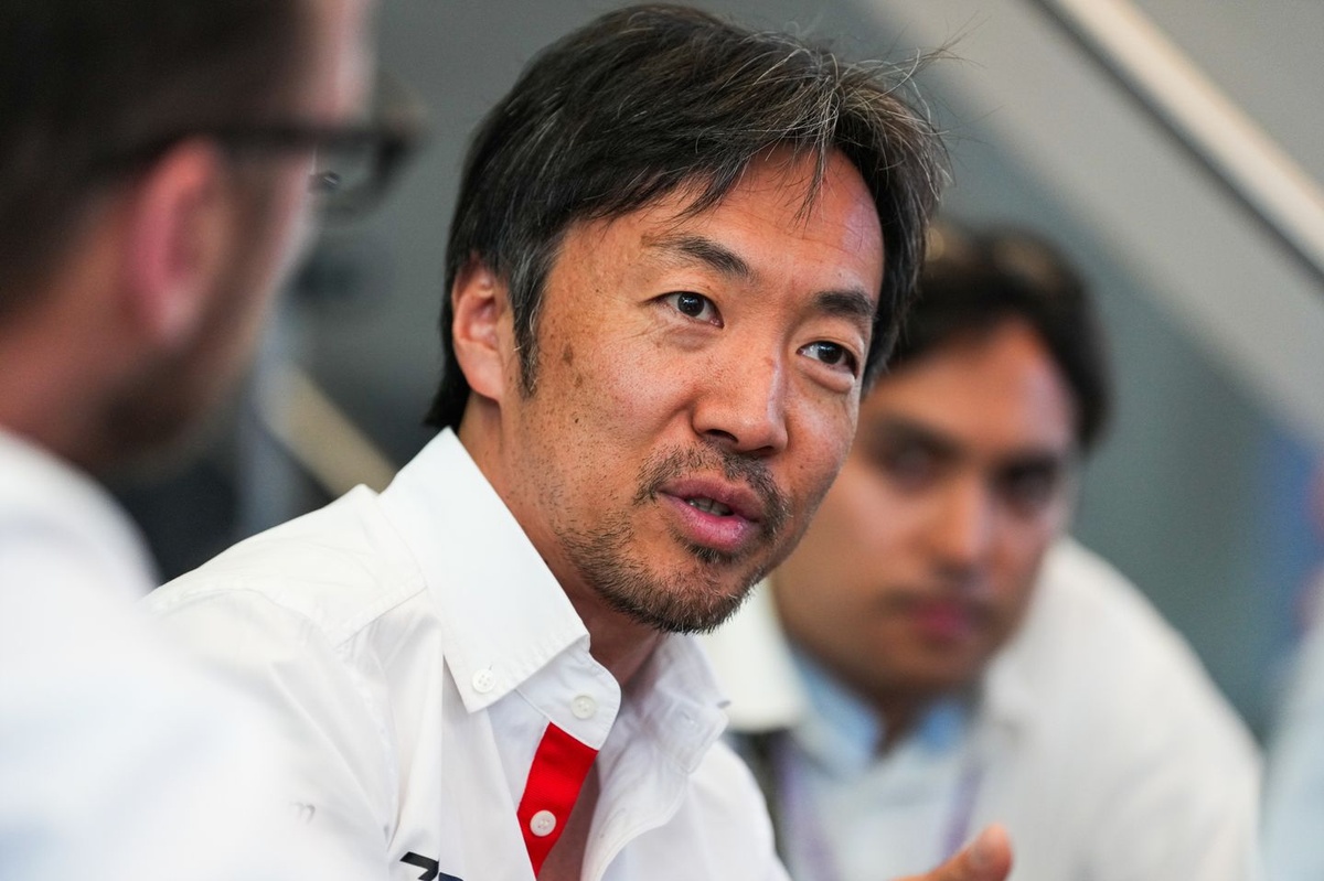 ayao-komatsu-team-principal-ha.jpg