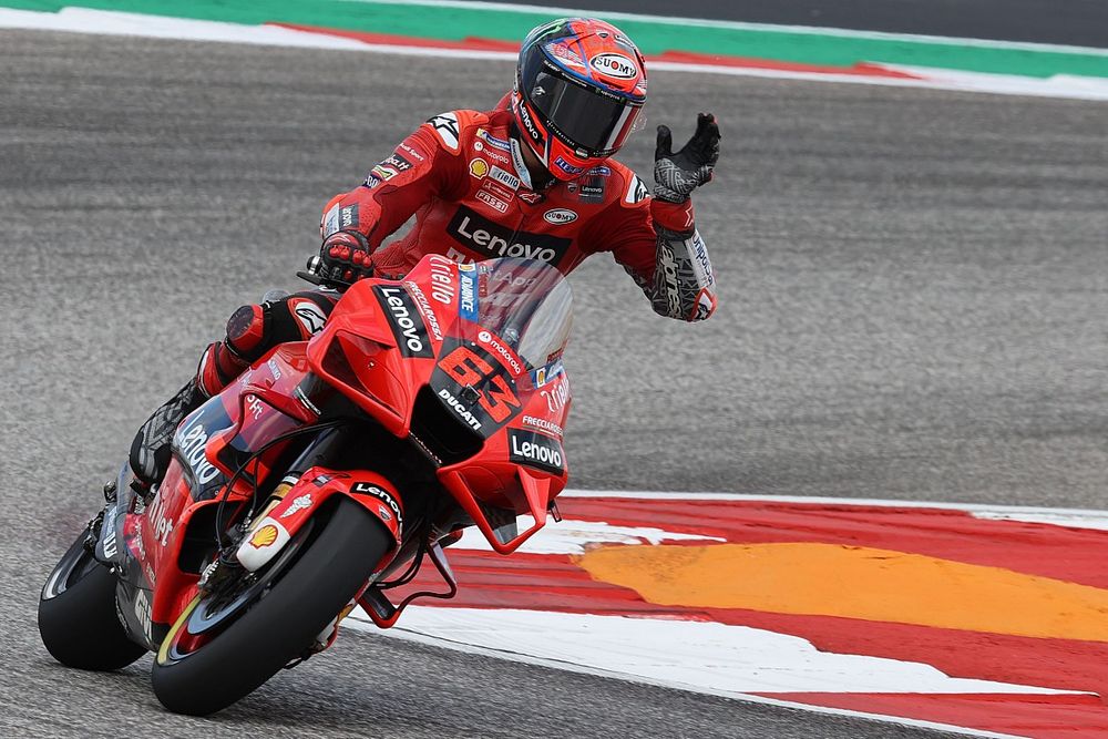 Bagnaia suma otra pole, ahora en Austin, y corta dominio de Márquez