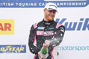 Thruxton BTCC: Cook holds off Hill for Race 1 victory