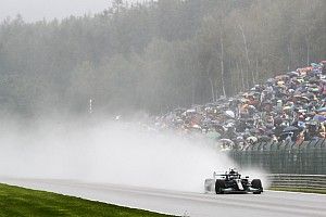 Start Belgische Grand Prix uitgesteld wegens hevige regenval
