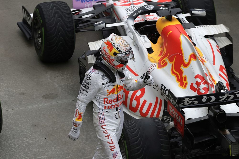 Max Verstappen, Red Bull Racing, 2nd position, in Parc Ferme