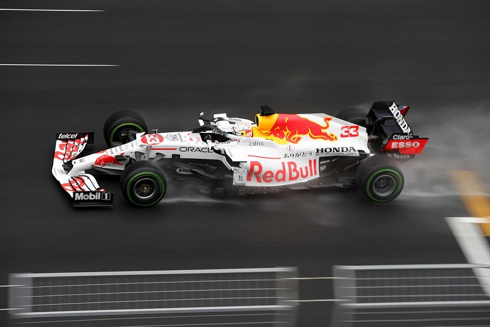 Verstappen: "Eigenlijk een vervelende race, maar wel blij met P2"