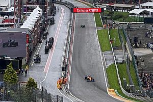 Langere files richting F1 Spa, parkeerplaatsen onder water gelopen