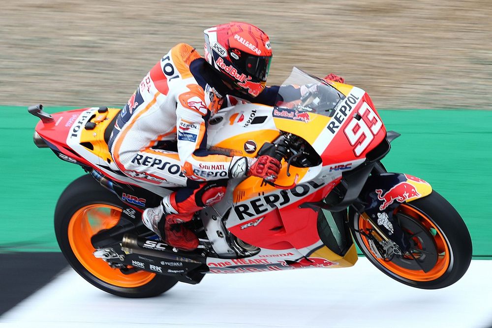 Márquez se queda con la FP1 en Silverstone pese a una caída a 270 Km/h
