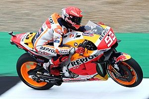 Márquez se queda con la FP1 en Silverstone pese a una caída a 270 Km/h