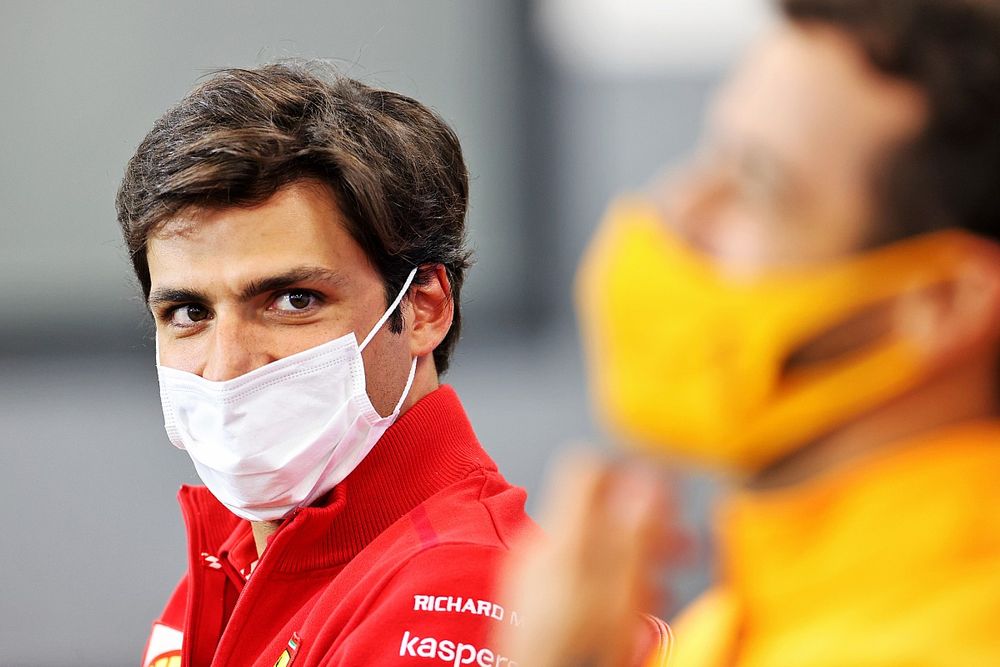 Carlos Sainz Jr., Ferrari, in de persconferentie