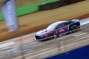 GT Sprint Race: Pedro Ferro lidera treino 2 com chuva em Cascavel