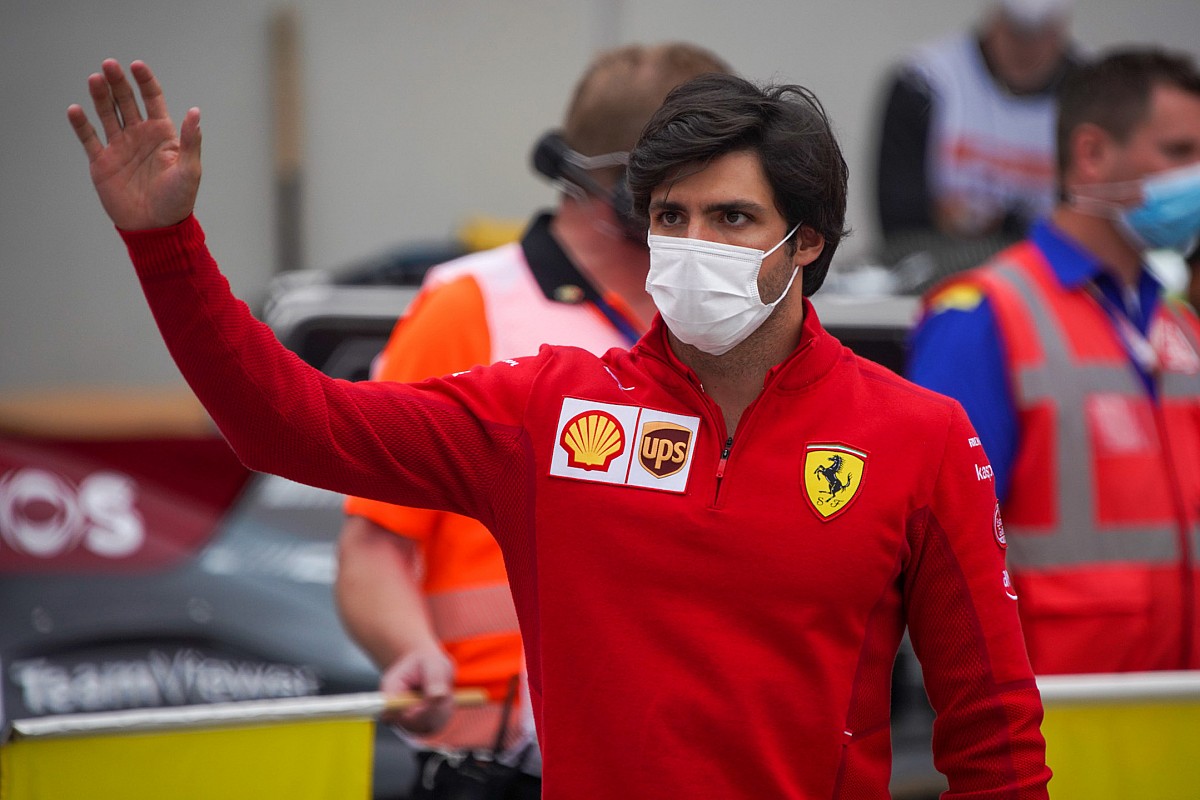 Sainz: ''Bazen, Charles'ı önüme geçirmem gerekebilir''
