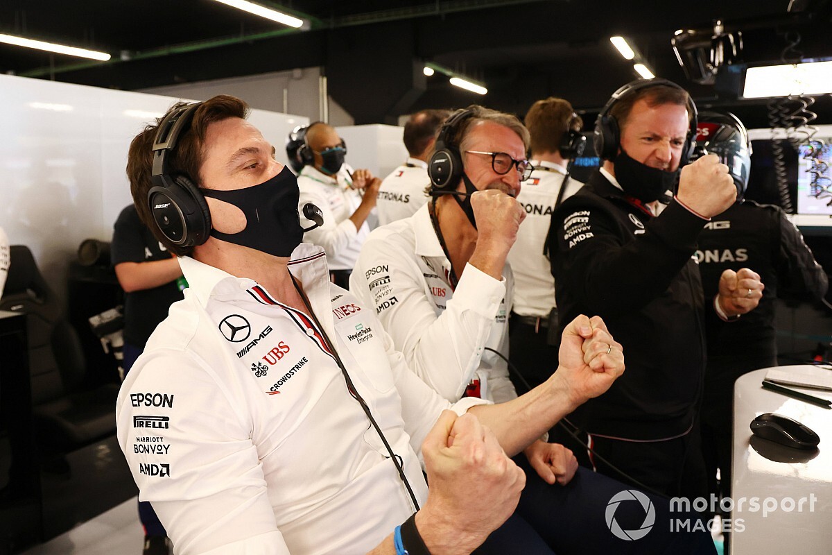 Wolff: ''Verstappen geleceğin yıldızı, ancak tek yıldız o değil''