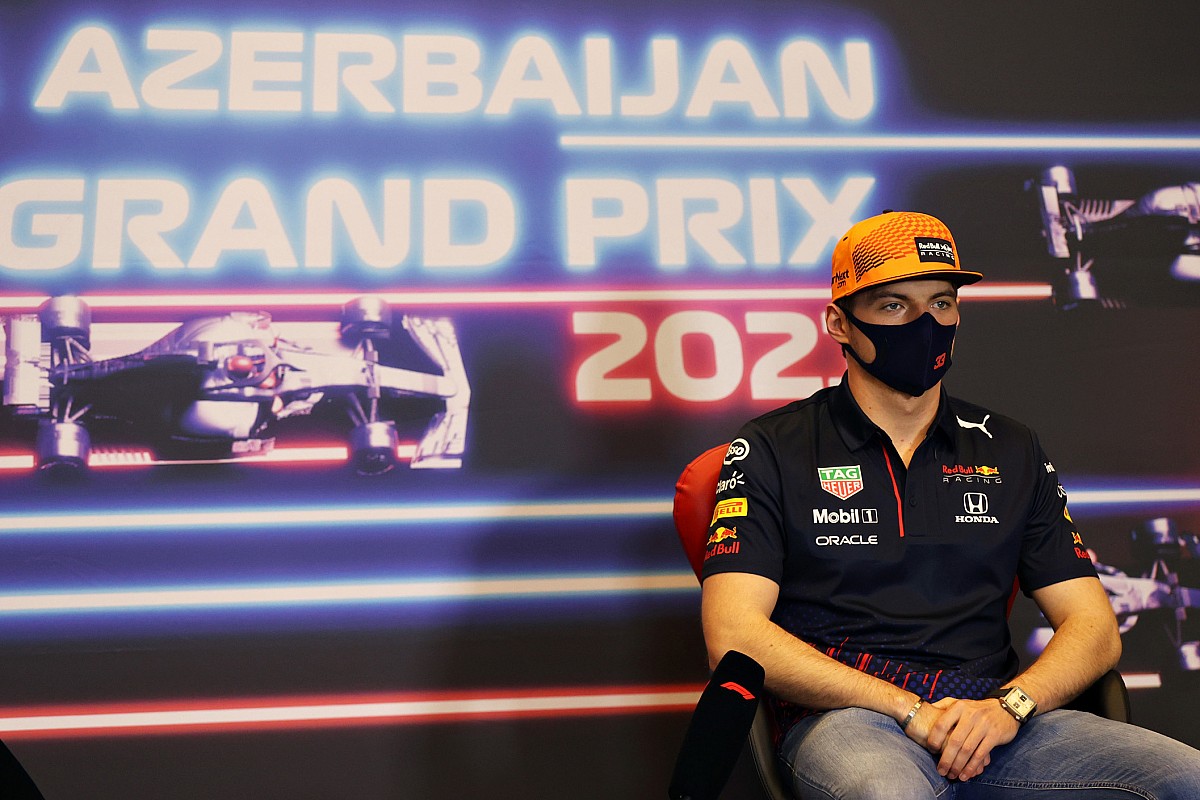 F1: Verstappen diz que 'ensinou' Mbappé a fazer gols e brinca com veganismo de Hamilton