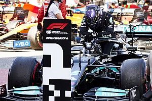 Hamilton schrijft historie met honderdste pole-position in F1