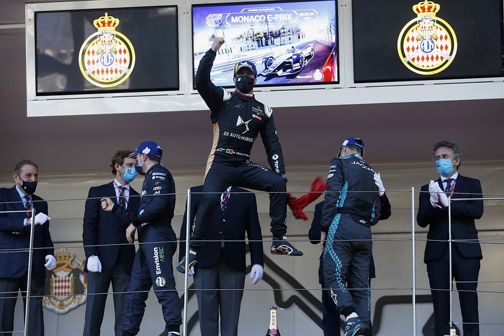 Podio: ganador Antonio Felix Da Costa, DS Techeetah