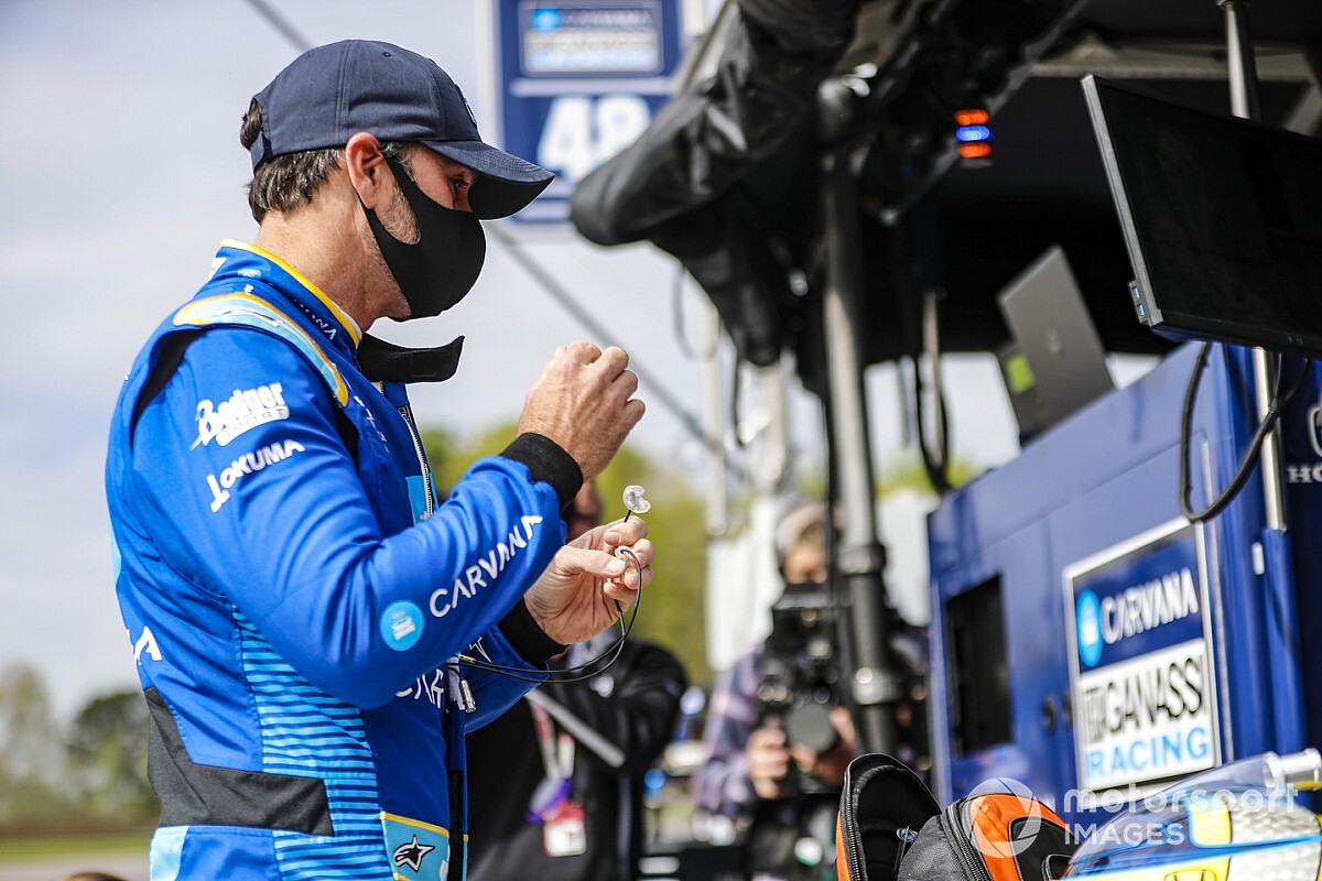 Jimmie Johnson Senang Bisa Finis di Debut IndyCar