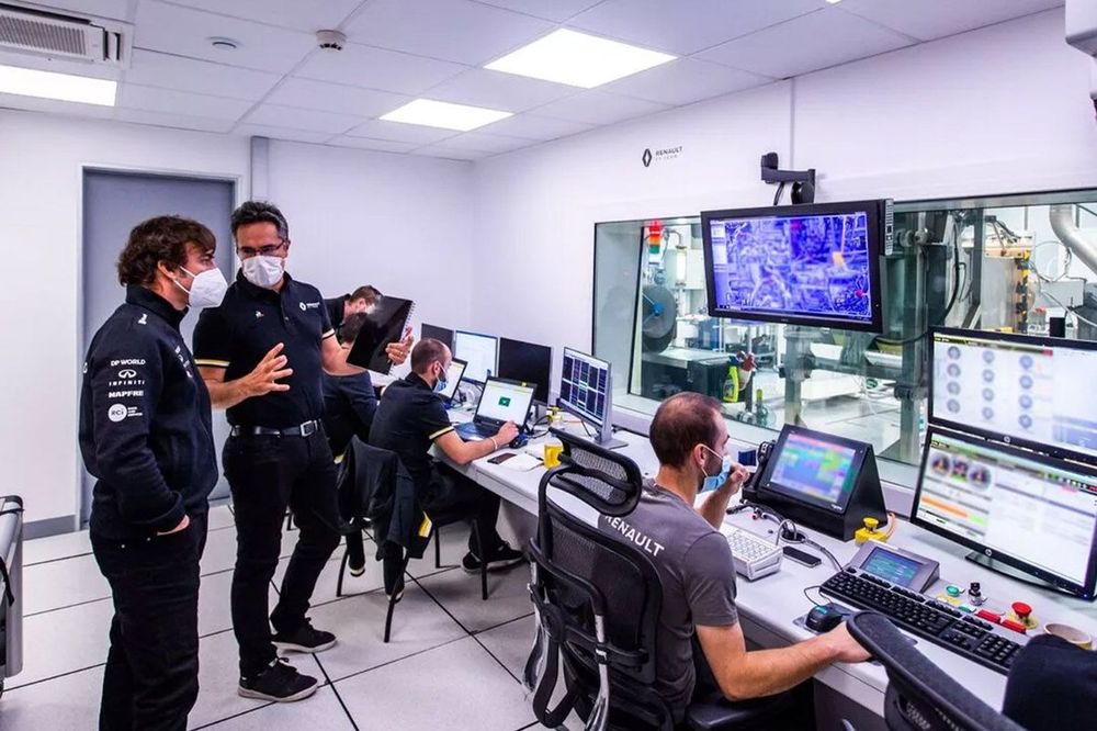 Fernando Alonso, Alpine F1 Team en la fábrica de Viry-Châtillon 