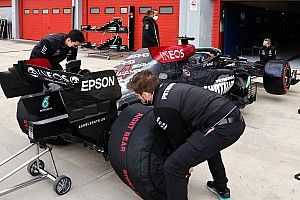 Интриге конец? Пилоты Mercedes довольны поведением болида в пятницу