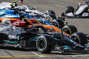 Mercedes sufrió su primer problema en Bahrein
