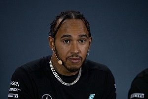 Hamilton non si fida: "Vedremo domani il vero potenziale Red Bull"