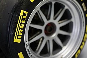 Pályán a 18 colos Pirelli gumival felszerelt F1-es autó: WOW