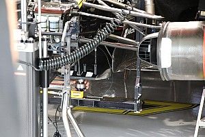 Mistero T-tray: perché si usa un attuatore idraulico?