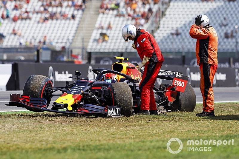 Vídeo: el accidente de Gasly que está dejando sin piezas a Red Bull