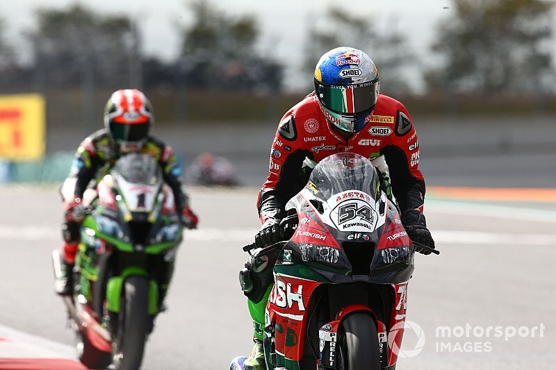 SBK, Magny-Cours: Razgatlioglu piega Rea nella Superpole Race