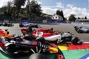 Chefe da Alfa detona Verstappen por acidente com Raikkonen: “manobra estúpida”