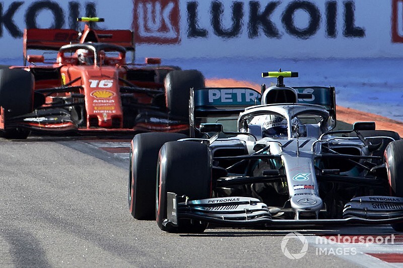 В Mercedes похвалили Боттаса за «собачий бой» с Леклером