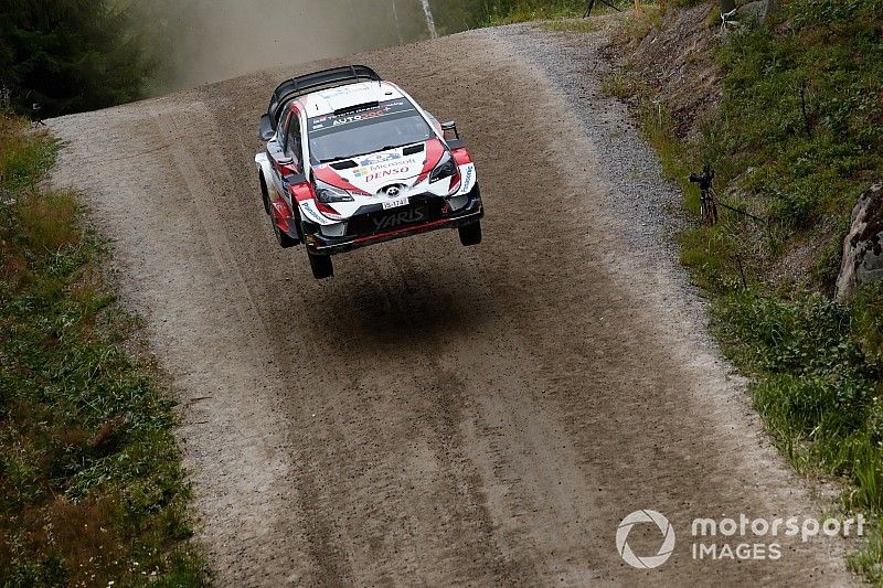 Tanak aclara el panorama y recupera el liderato