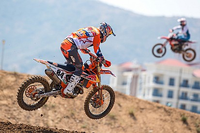 Herlings dolblij met GP-zege: “We zijn weer terug aan de top”