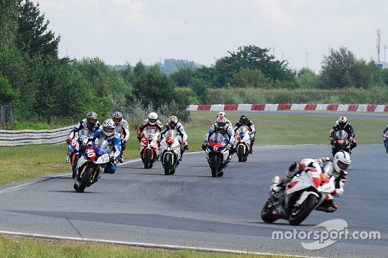 Motocykliści na Torze Poznań