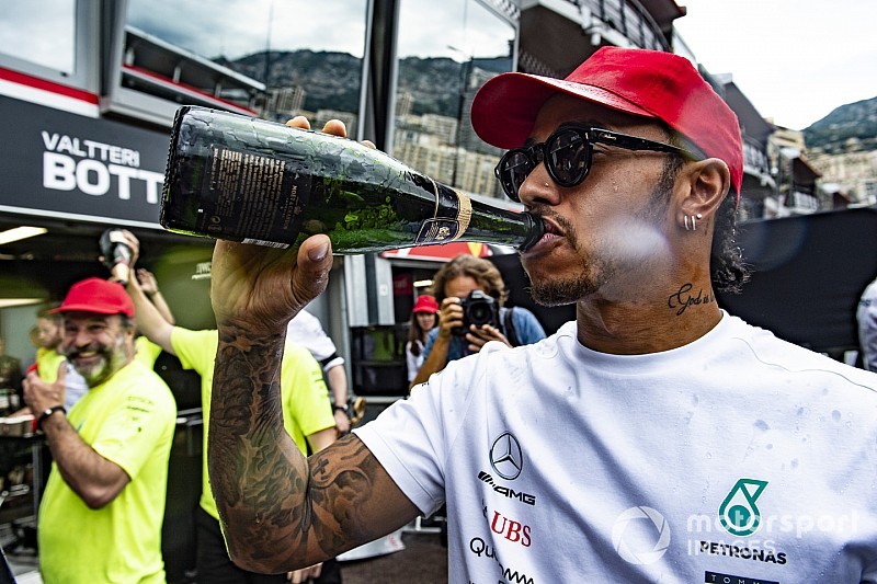 Így menekült Rosberg Hamilton elől Monacóban: videó