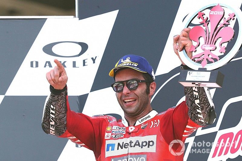 Podio: el gnaador Danilo Petrucci, Ducati Team