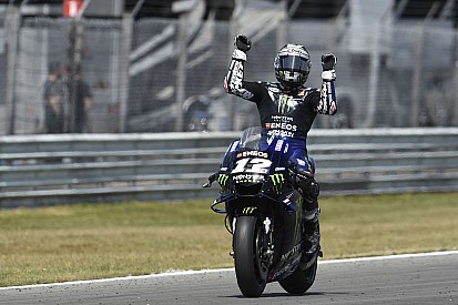 Viñales geëmotioneerd na overwinning in Assen: “Heel speciaal”