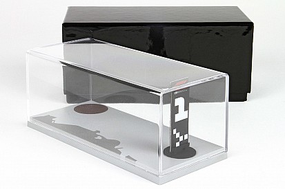 «Табличку Феттеля» из Монреаля сделали в масштабе 1/43