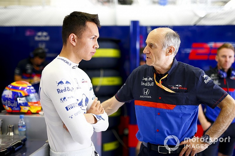 Albon: "Surreale il mio passaggio in Red Bull. Ringrazio Tost"