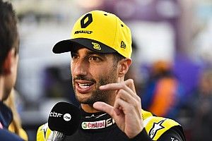 Риккардо ждал предложений от Ferrari и Mercedes перед уходом в Renault