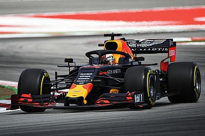 Verstappen henüz araçta mutlu değil